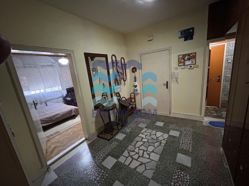 Продава  4-стаен град Добрич , Център , 125 кв.м | 10695679 - изображение [4]