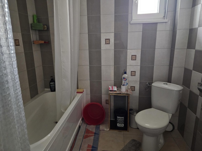 Продава КЪЩА, гр. Лясковец, област Велико Търново, снимка 2 - Къщи - 52316464