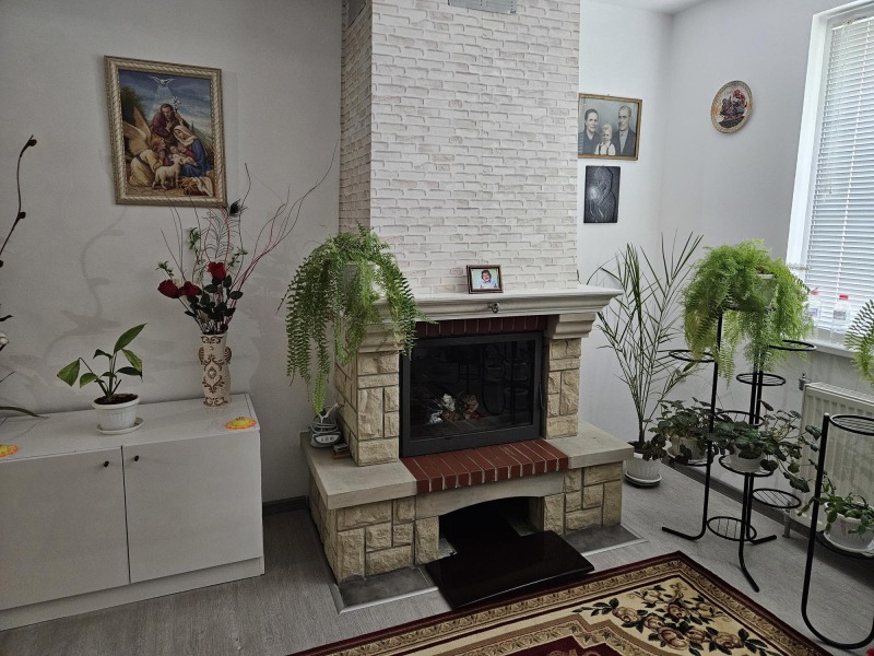 Продава КЪЩА, гр. Лясковец, област Велико Търново, снимка 2 - Къщи - 53301828