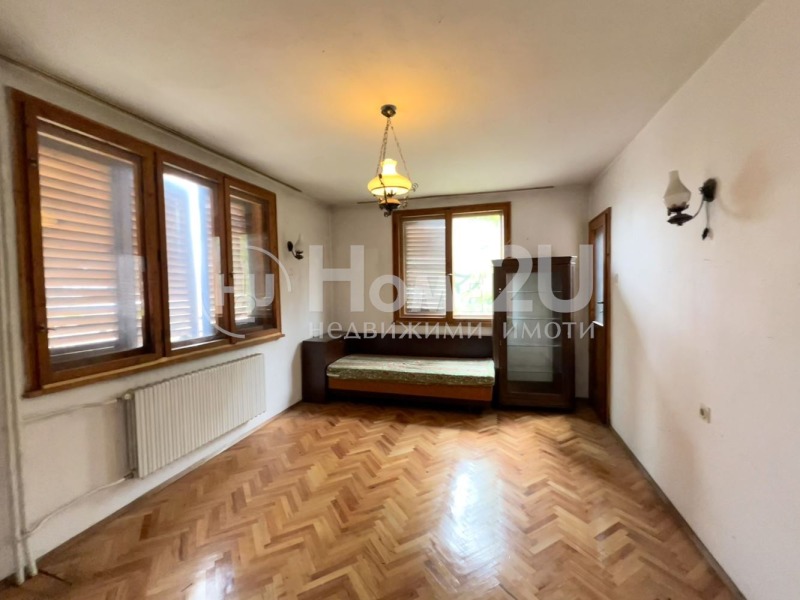 Продава КЪЩА, гр. София, в.з.Бункера, снимка 2 - Къщи - 53302202