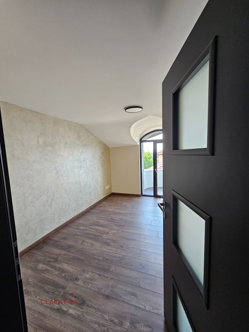 Продава  3-стаен град Перник , Център , 113 кв.м | 17503768 - изображение [3]