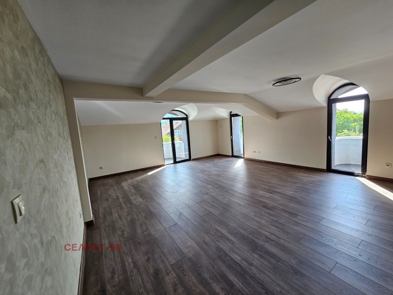 Продава  3-стаен град Перник , Център , 113 кв.м | 17503768