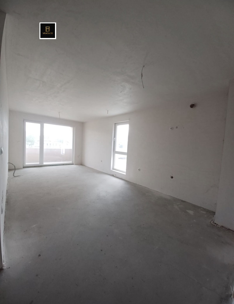 Продава 3-СТАЕН, гр. Пловдив, Остромила, снимка 2 - Апартаменти - 52909243