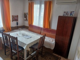 Продава етаж от къща град Кюстендил Център - [1] 