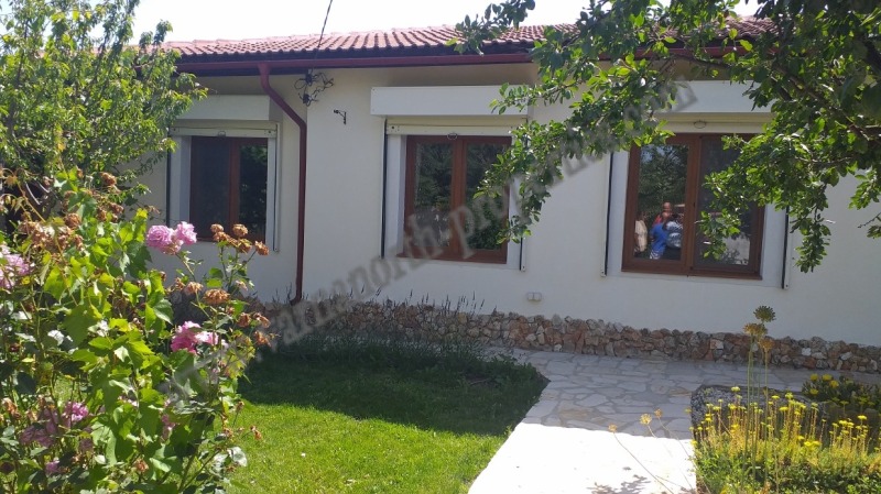 Till salu  Hus region Dobrich , Slaveevo , 109 kvm | 54735438 - bild [2]