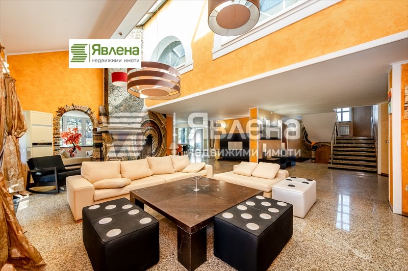 Продава КЪЩА, гр. София, в.з.Киноцентъра