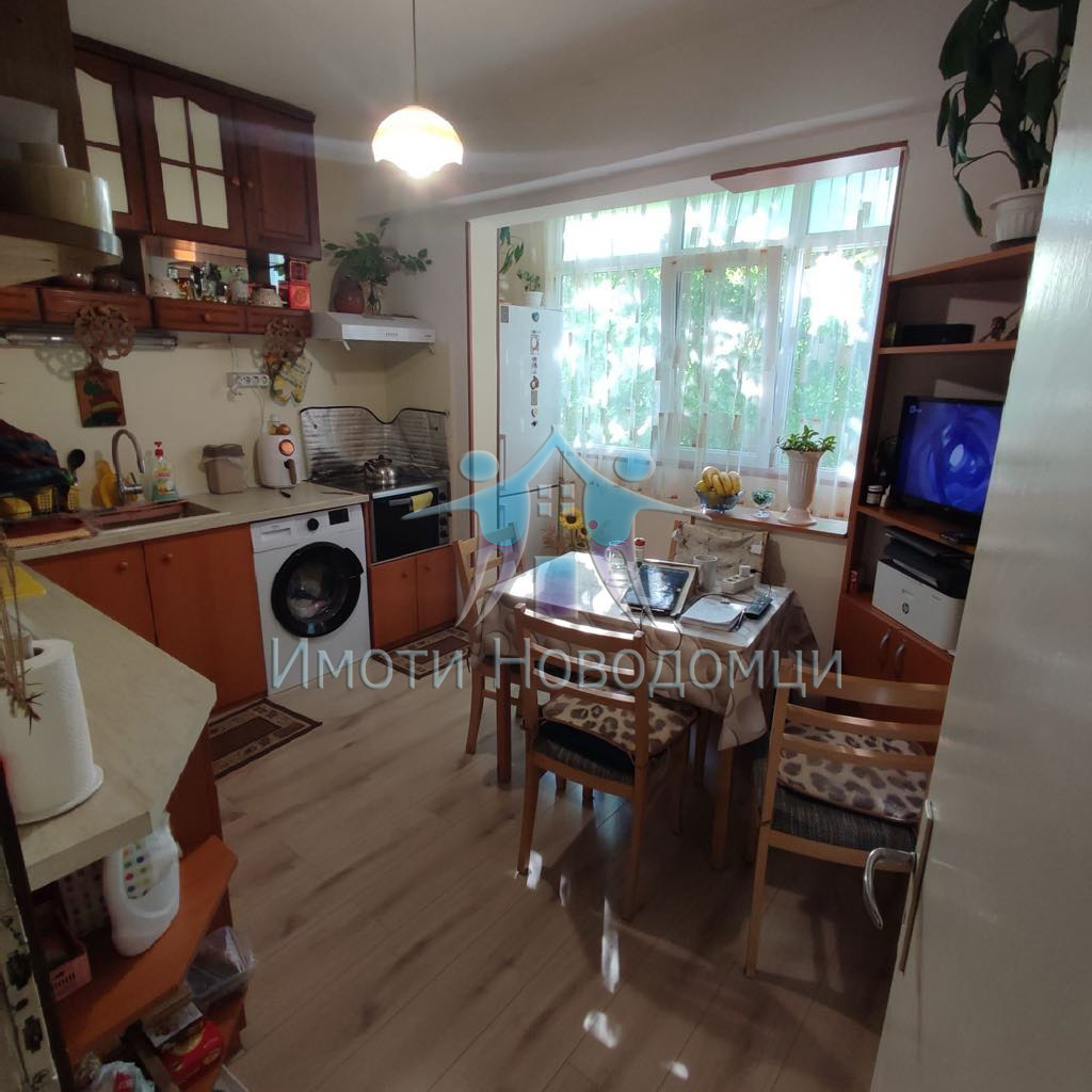 Продава 3-СТАЕН, гр. Шумен, Добруджански, снимка 2 - Апартаменти - 50296286