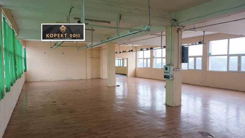Продава ПРОМ. ПОМЕЩЕНИЕ в град Русе, Родина 1 - 816 кв.м / При запитване, КОРЕКТ 2011 РУСЕ ЕООД