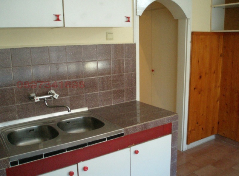 Продава 1-СТАЕН, гр. Казанлък, област Стара Загора, снимка 2 - Апартаменти - 52783102