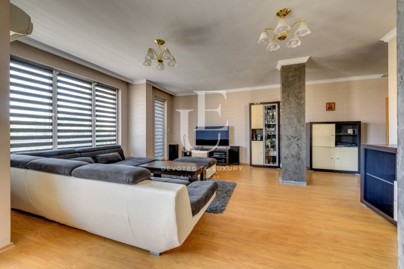 Продава 4-СТАЕН, гр. София, Гоце Делчев, снимка 2 - Апартаменти - 52573367