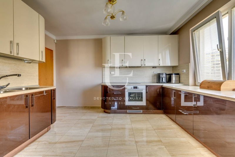 Продава 4-СТАЕН, гр. София, Гоце Делчев, снимка 3 - Апартаменти - 52573367