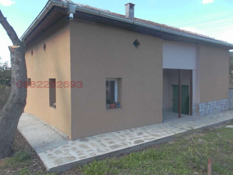 Продава КЪЩА в област Велико Търново, с. Пчелище - 100 кв.м / 63 000 € » 123 217.29 лв.