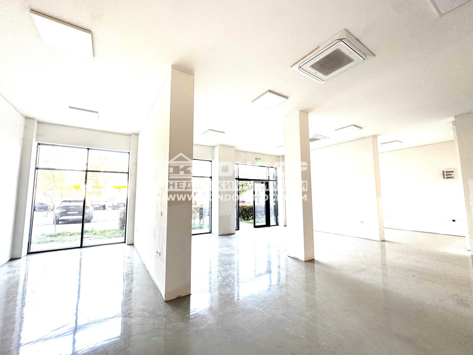 Продава МАГАЗИН, гр. Пловдив, Център, снимка 2 - Магазини - 49951828