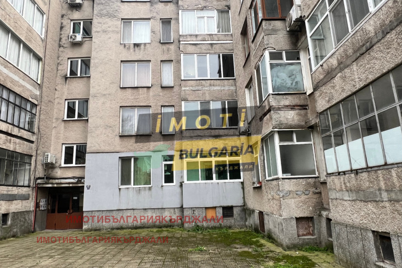 Продава  4-стаен град Кърджали , Боровец , 86 кв.м | 12506996