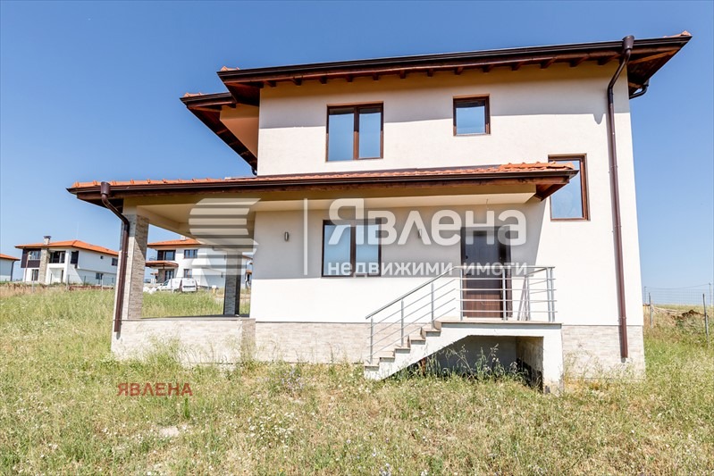 À venda  Casa região Sófia , Gurmazovo , 187 m² | 71082354