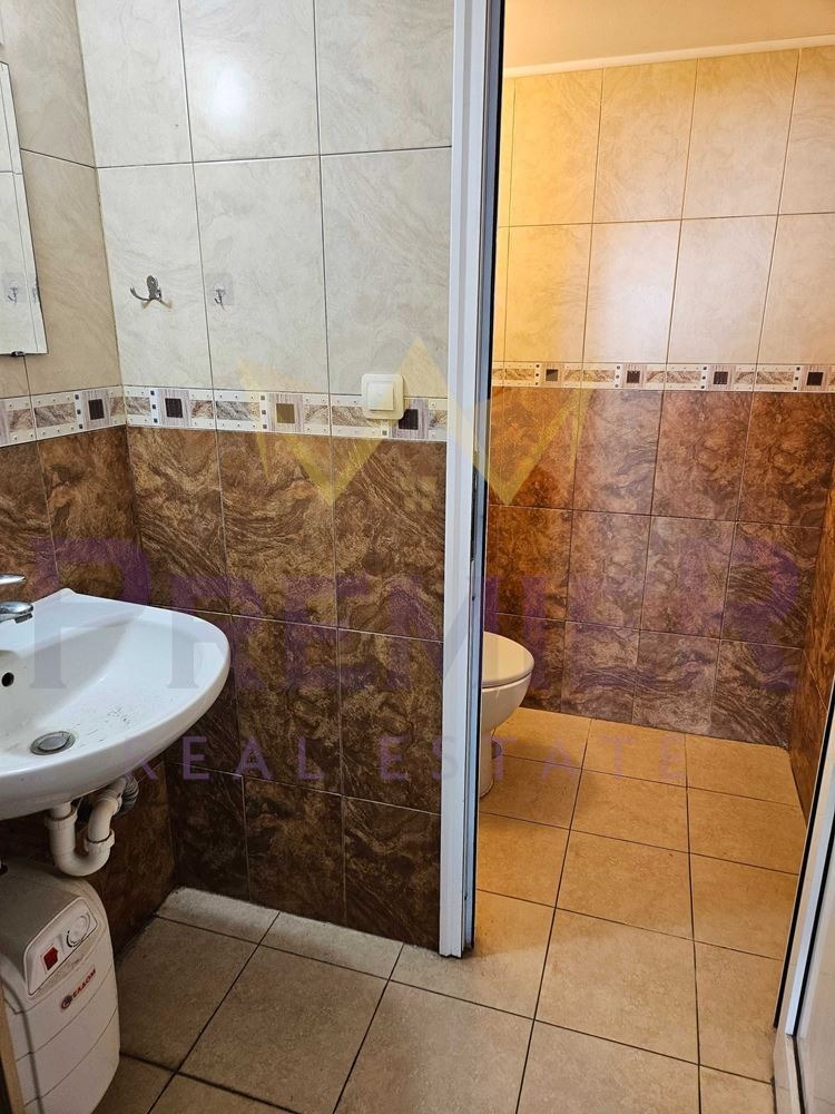 Продава МАГАЗИН, гр. Варна, ЖП Гара, снимка 3 - Магазини - 53590939