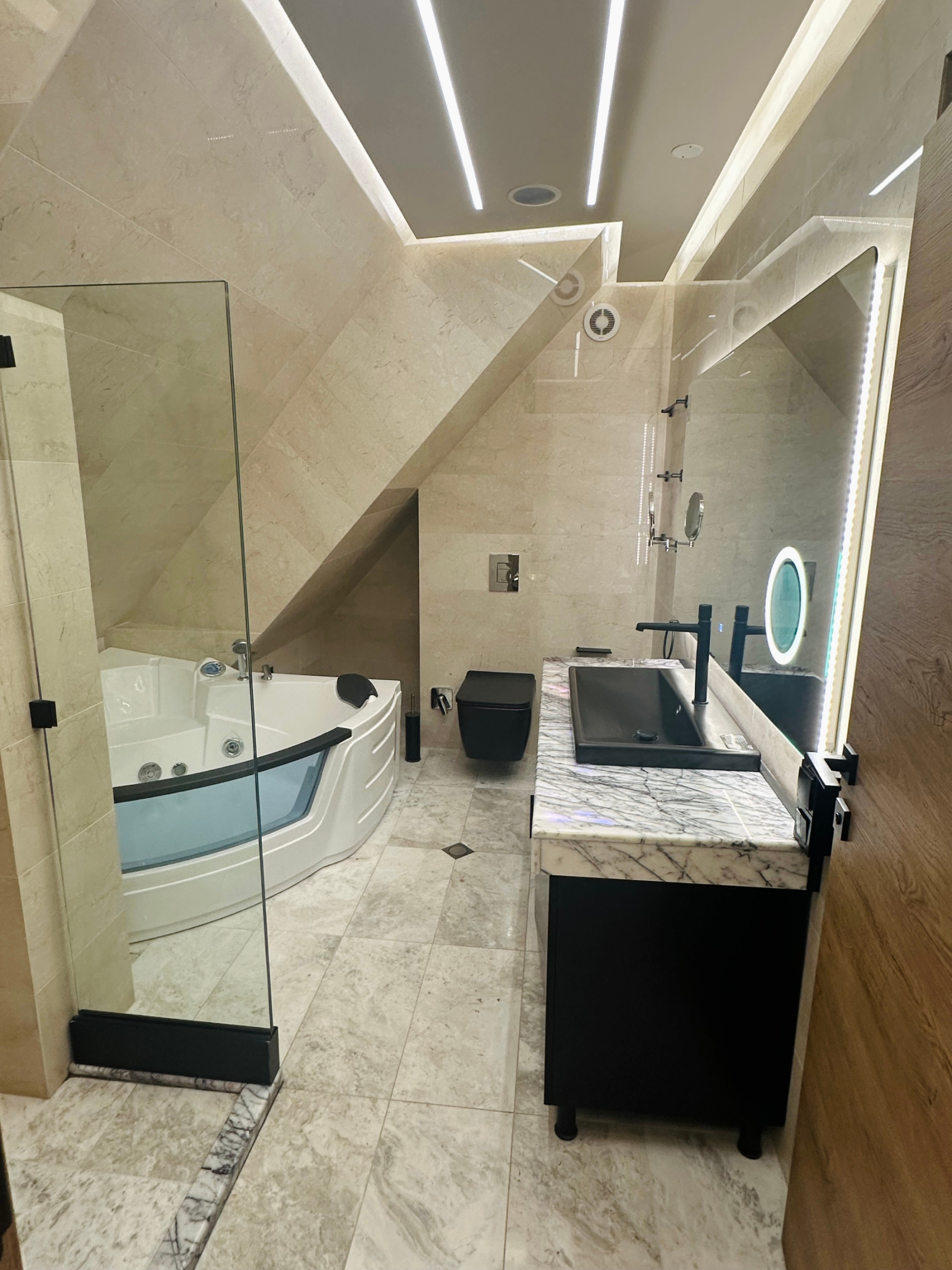 Продава 3-СТАЕН, гр. Пловдив, Център, снимка 4 - Апартаменти - 54182360