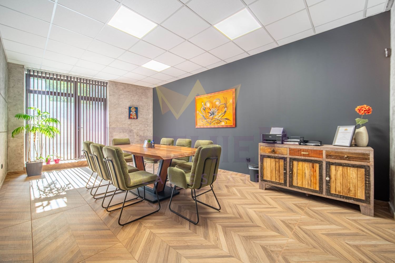 Продава  Офис град Варна , Гранд Мол , 151 кв.м | 37302726