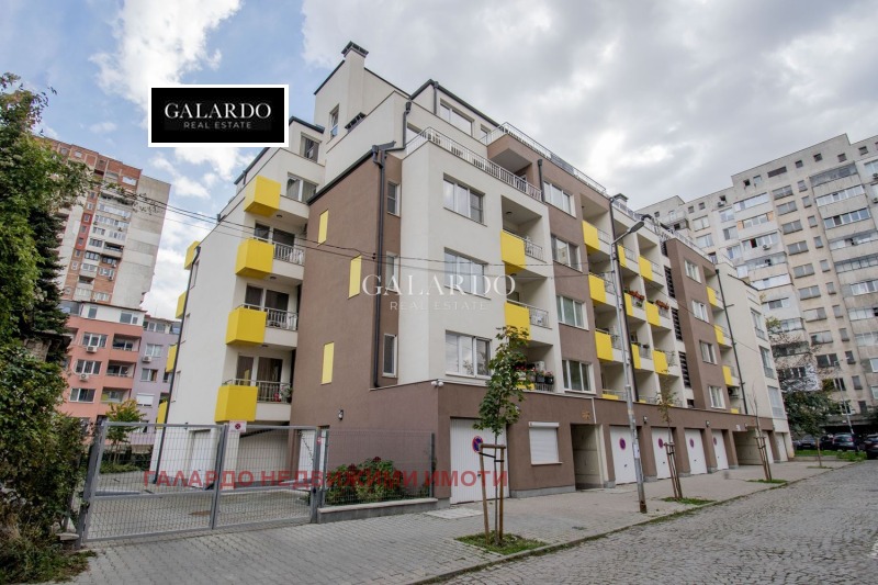 Продава  3-стаен, град София, Център •  203 000 EUR • ID 21270651 — holmes.bg - [1] 