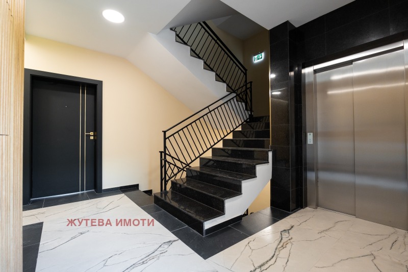 Продава  3-стаен област Пловдив , гр. Карлово , 119 кв.м | 24018205 - изображение [14]