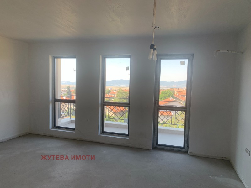 Продава  3-стаен област Пловдив , гр. Карлово , 119 кв.м | 24018205 - изображение [2]