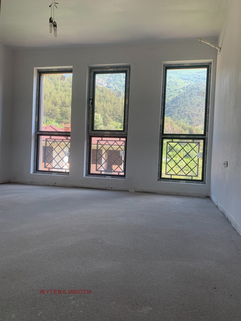 Продава  3-стаен област Пловдив , гр. Карлово , 119 кв.м | 24018205 - изображение [5]