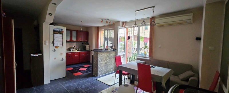 Eladó  3 hálószobás Sofia , Nadezsda 2 , 104 négyzetméter | 87503529