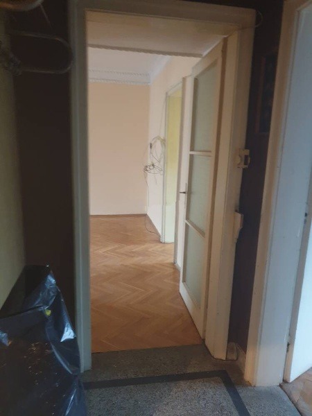 Продава МНОГОСТАЕН, гр. Бургас, Център, снимка 3 - Апартаменти - 52613248