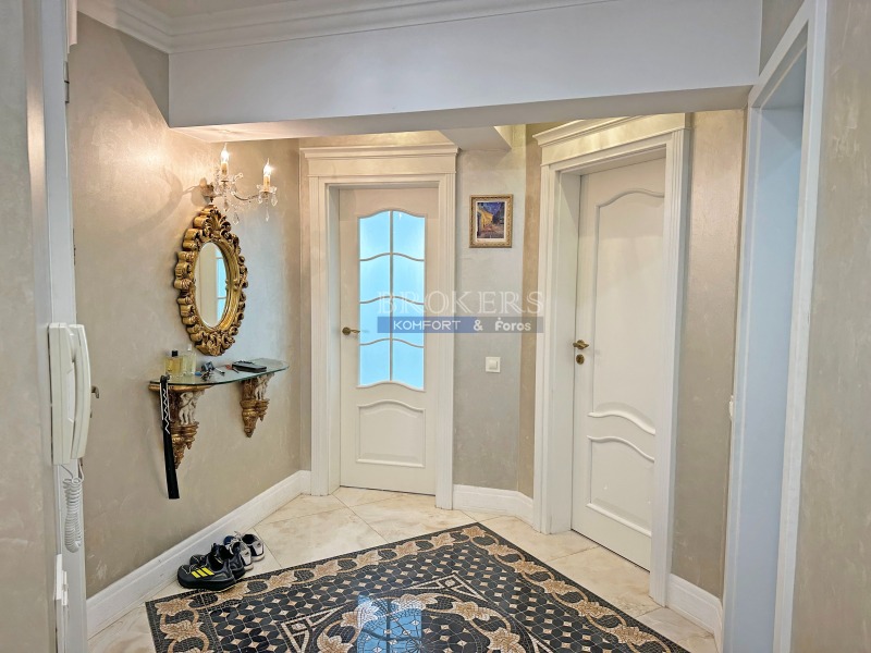 Продава МНОГОСТАЕН, гр. Варна, Център