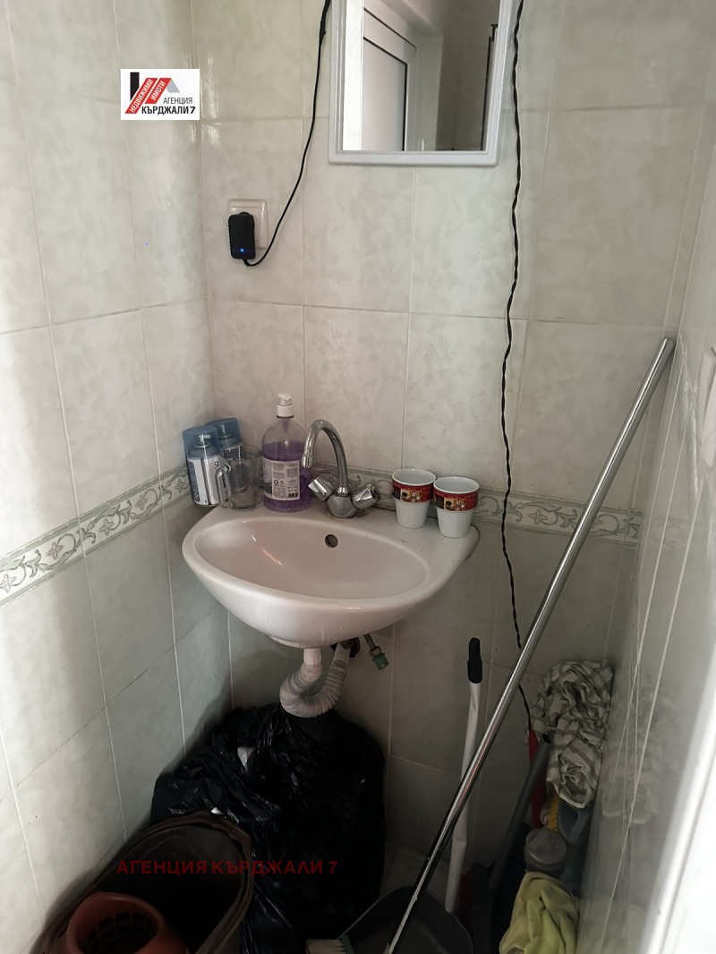 Продава МАГАЗИН, гр. Кърджали, Център, снимка 6 - Магазини - 53430553