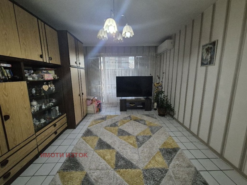 Продава 2-СТАЕН в град Перник, Изток - 65 кв.м / 112 228.57 € » 219 500 лв., ИМОТИ ИЗТОК