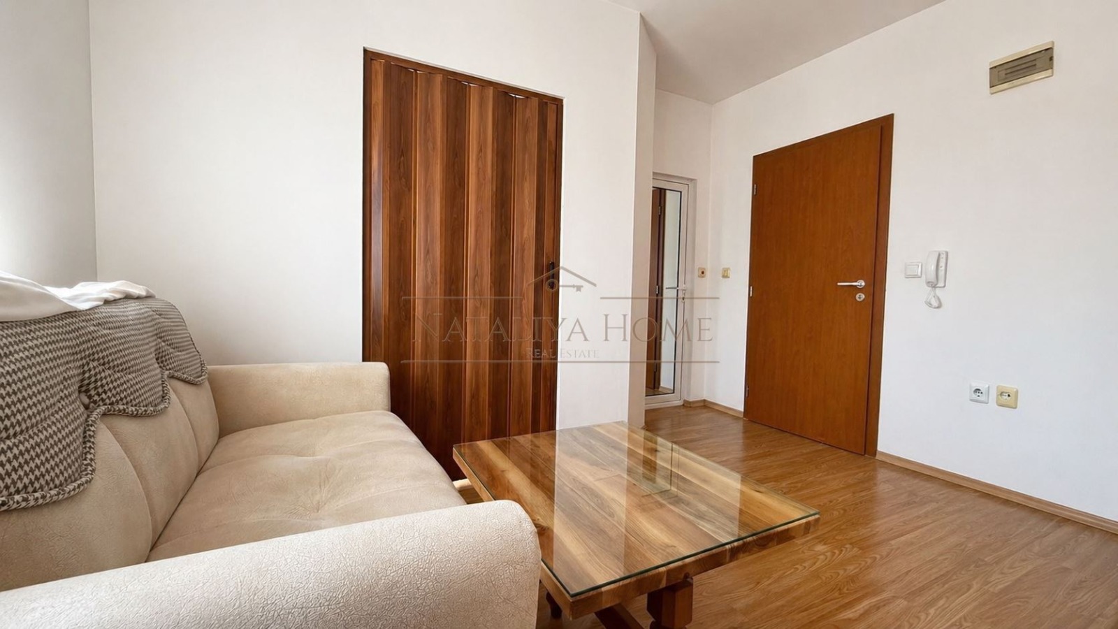 Продава 2-СТАЕН, гр. Бургас, Сарафово, снимка 2 - Апартаменти - 54352694