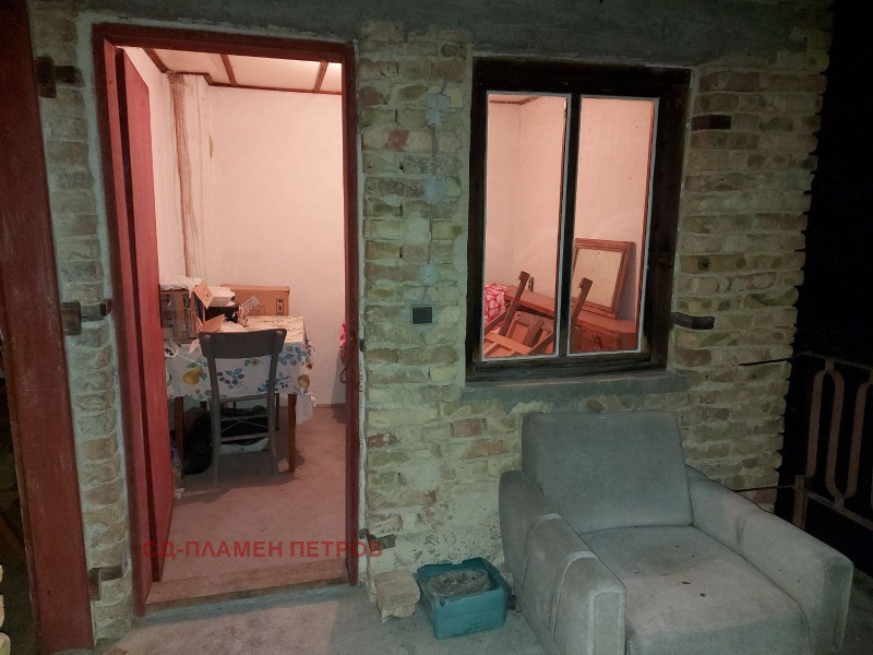 Продава ВИЛА в град Шумен, м-т Под Манастира - 64 кв.м / 28 121.05 € » 55 000 лв., СД-ПЛАМЕН ПЕТРОВ