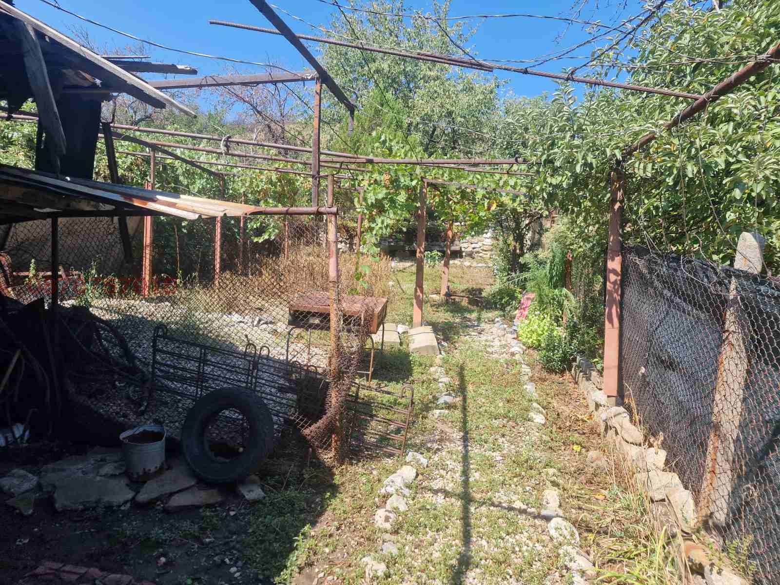 Продава КЪЩА, с. Блажиево, област Кюстендил, снимка 13 - Къщи - 54037164