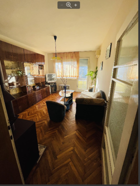 1 chambre Pobeda, Varna 4