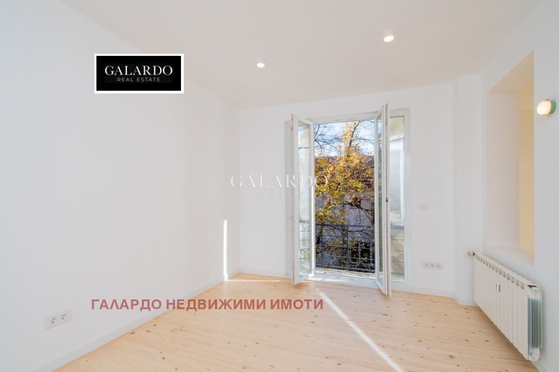 Продава 3-СТАЕН, гр. София, Център, снимка 12 - Апартаменти - 53002402