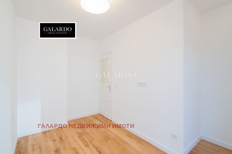 Продава 3-СТАЕН, гр. София, Център, снимка 16 - Апартаменти - 53002402