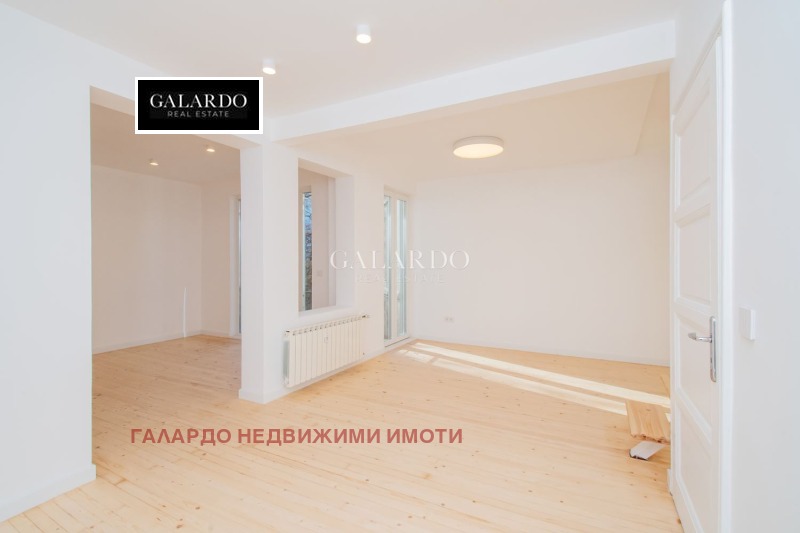Продава 3-СТАЕН, гр. София, Център, снимка 3 - Апартаменти - 53002402