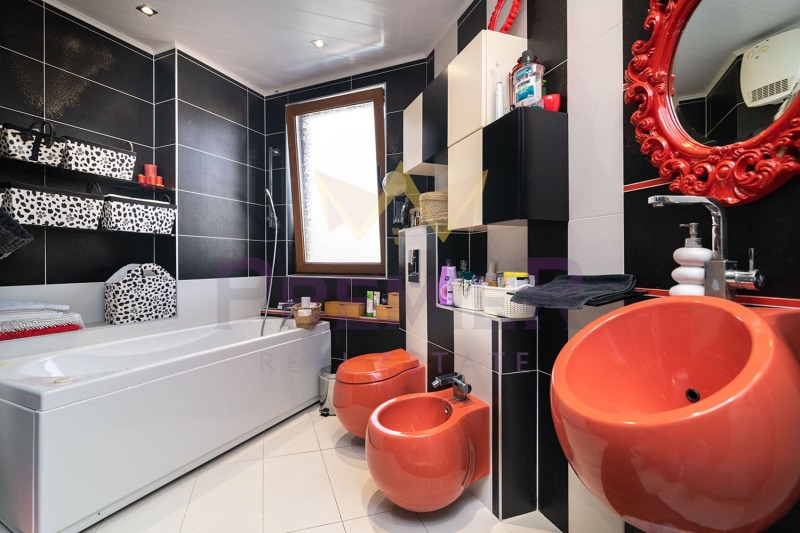 Продава КЪЩА, гр. Варна, м-т Зеленика, снимка 9 - Къщи - 53031657