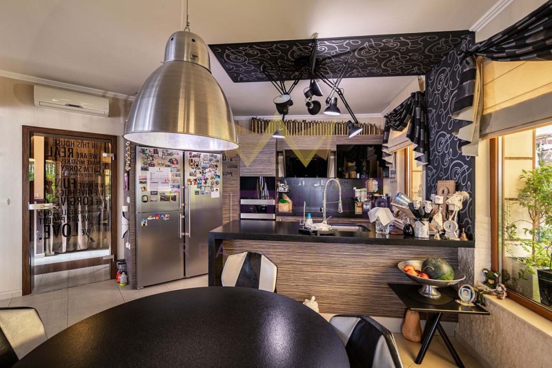 Продава КЪЩА, гр. Варна, м-т Зеленика, снимка 2 - Къщи - 53031657