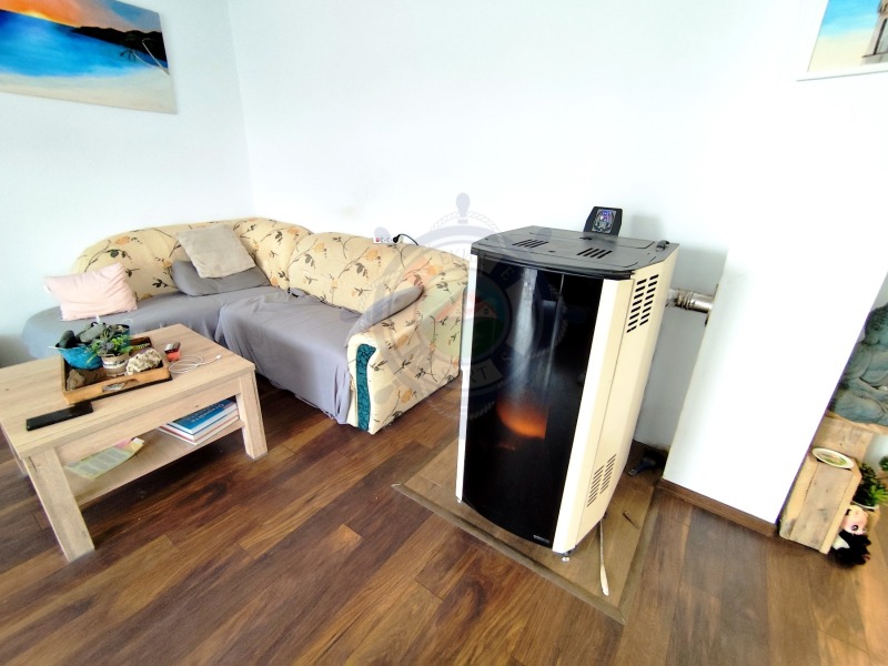 Продава КЪЩА, с. Средно село, област Варна, снимка 7 - Къщи - 53492884