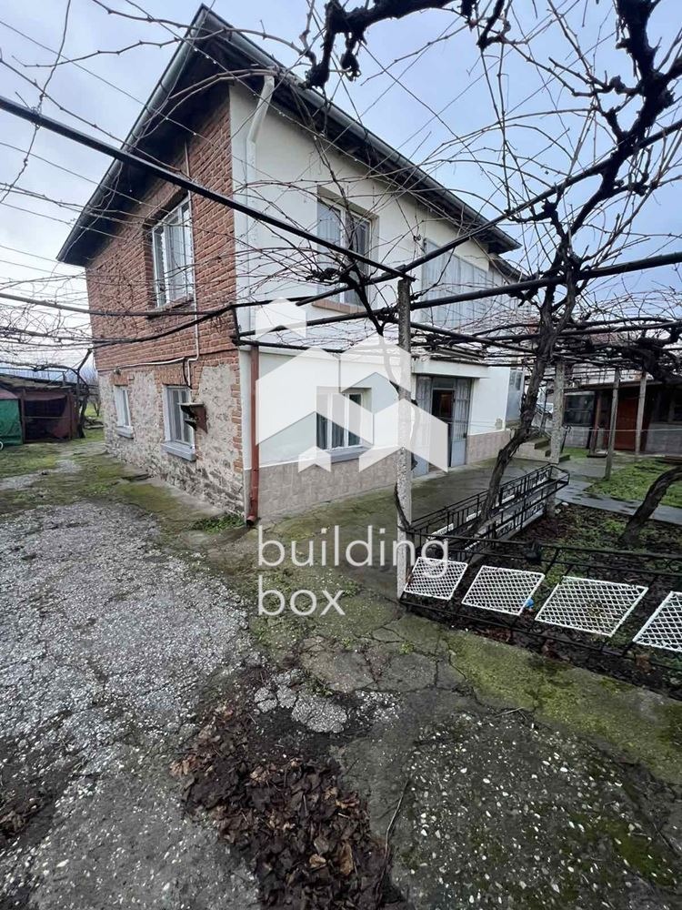 Продава КЪЩА, с. Караджово, област Пловдив