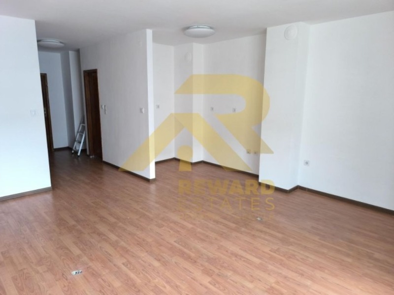 Myytävänä  2 makuuhuonetta Sofia , Zona B-18 , 75 neliömetriä | 87035417 - kuva [3]