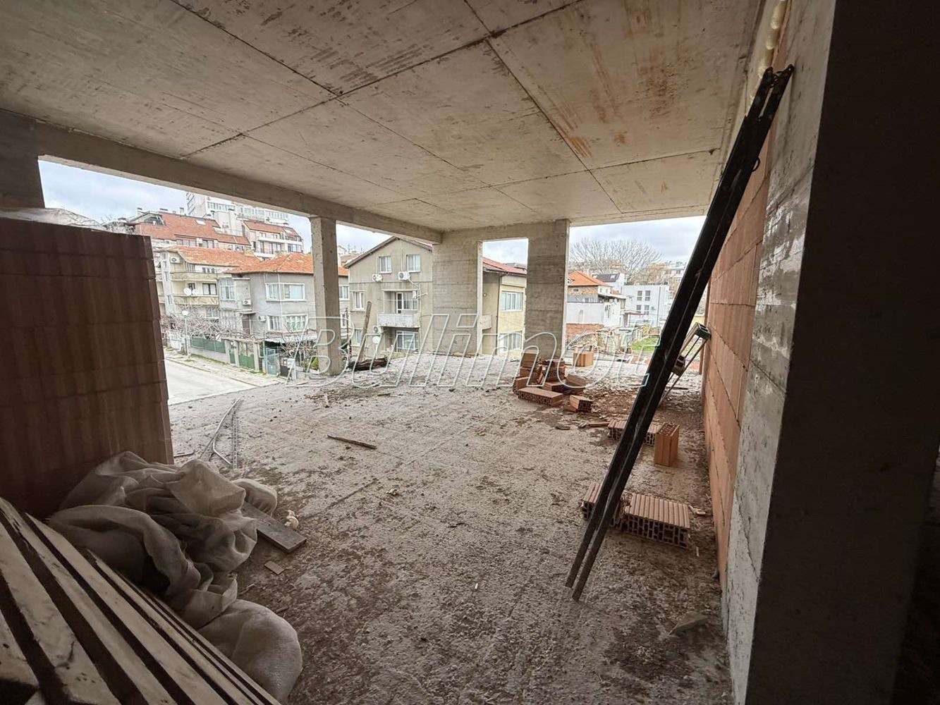 Продава 3-СТАЕН, гр. Варна, Цветен квартал