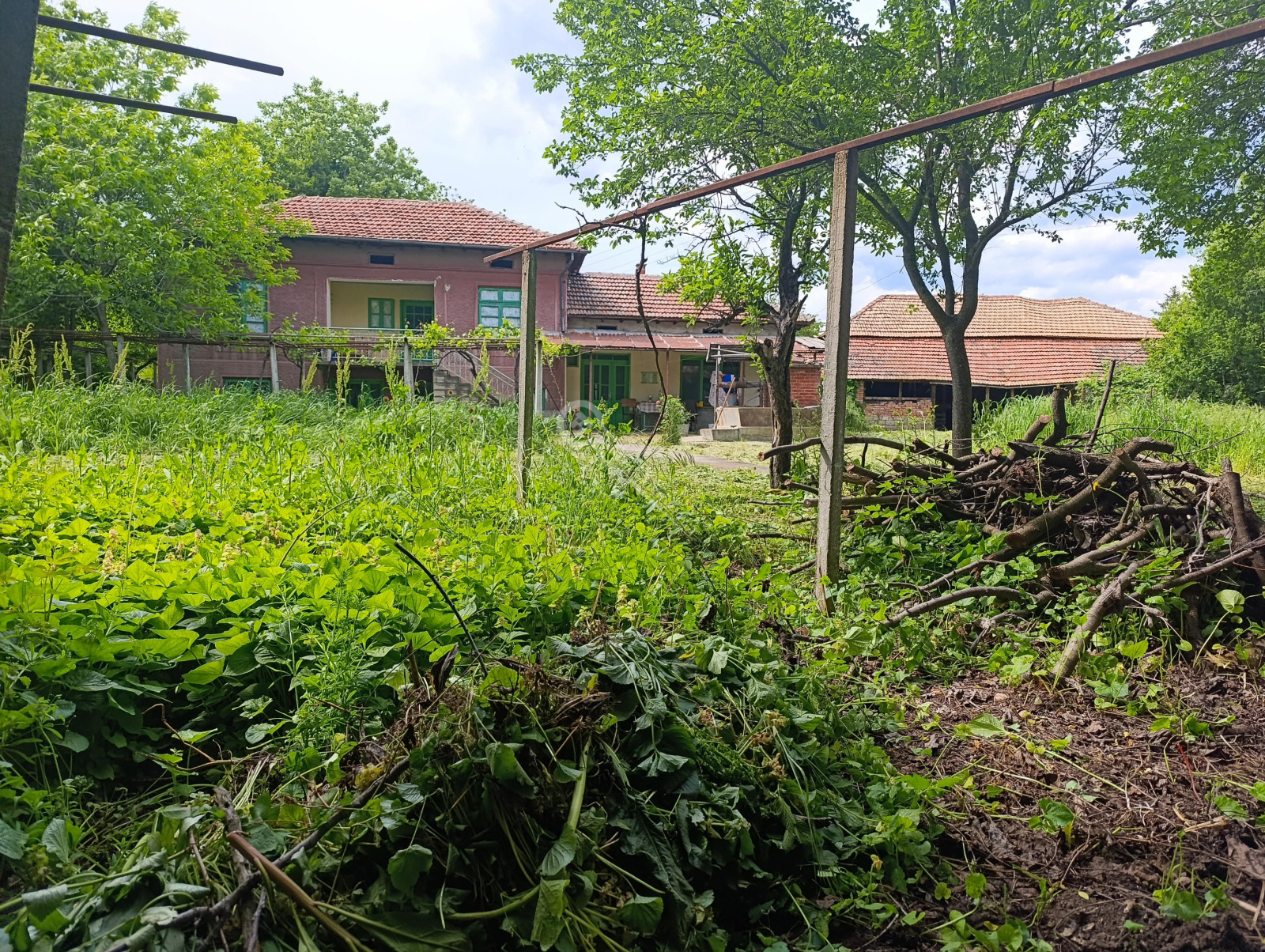 Продава КЪЩА, с. Долна Липница, област Велико Търново