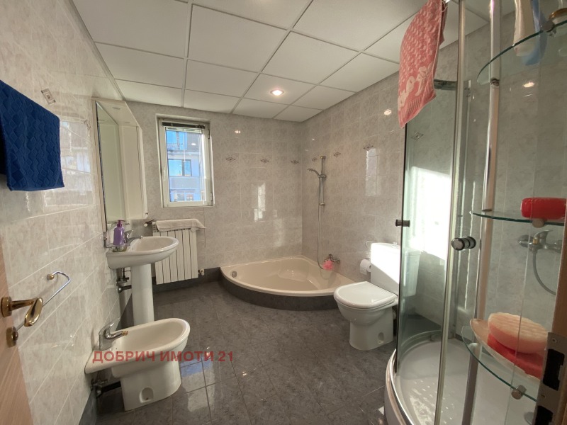 Продава КЪЩА, гр. Добрич, Център, снимка 7 - Къщи - 53135707