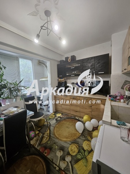 À venda  2 quartos Plovdiv , Karchiiaka , 88 m² | 39100790