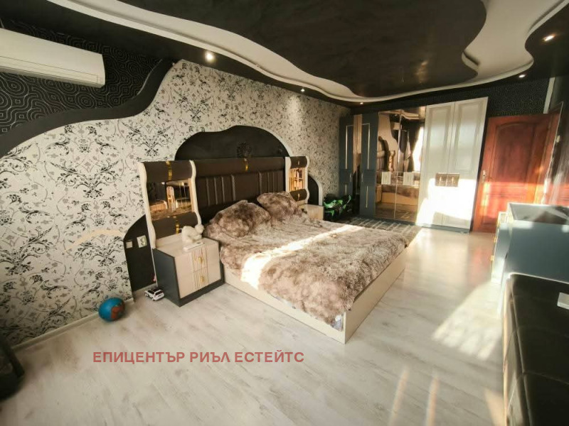 Продава 3-СТАЕН, гр. Перник, Изток, снимка 1 - Aпартаменти - 49190661