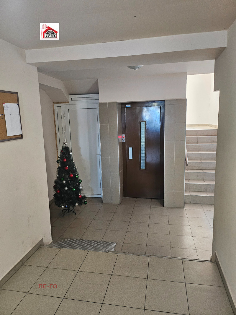 Продава 3-СТАЕН, гр. Пазарджик, Промишлена зона