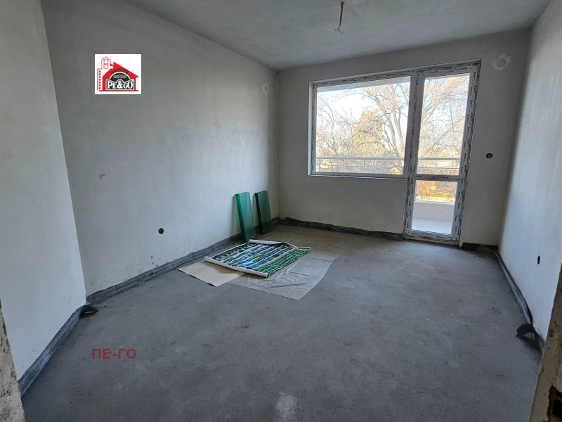 Продава 3-СТАЕН, гр. Пазарджик, Промишлена зона, снимка 2 - Апартаменти - 52691968